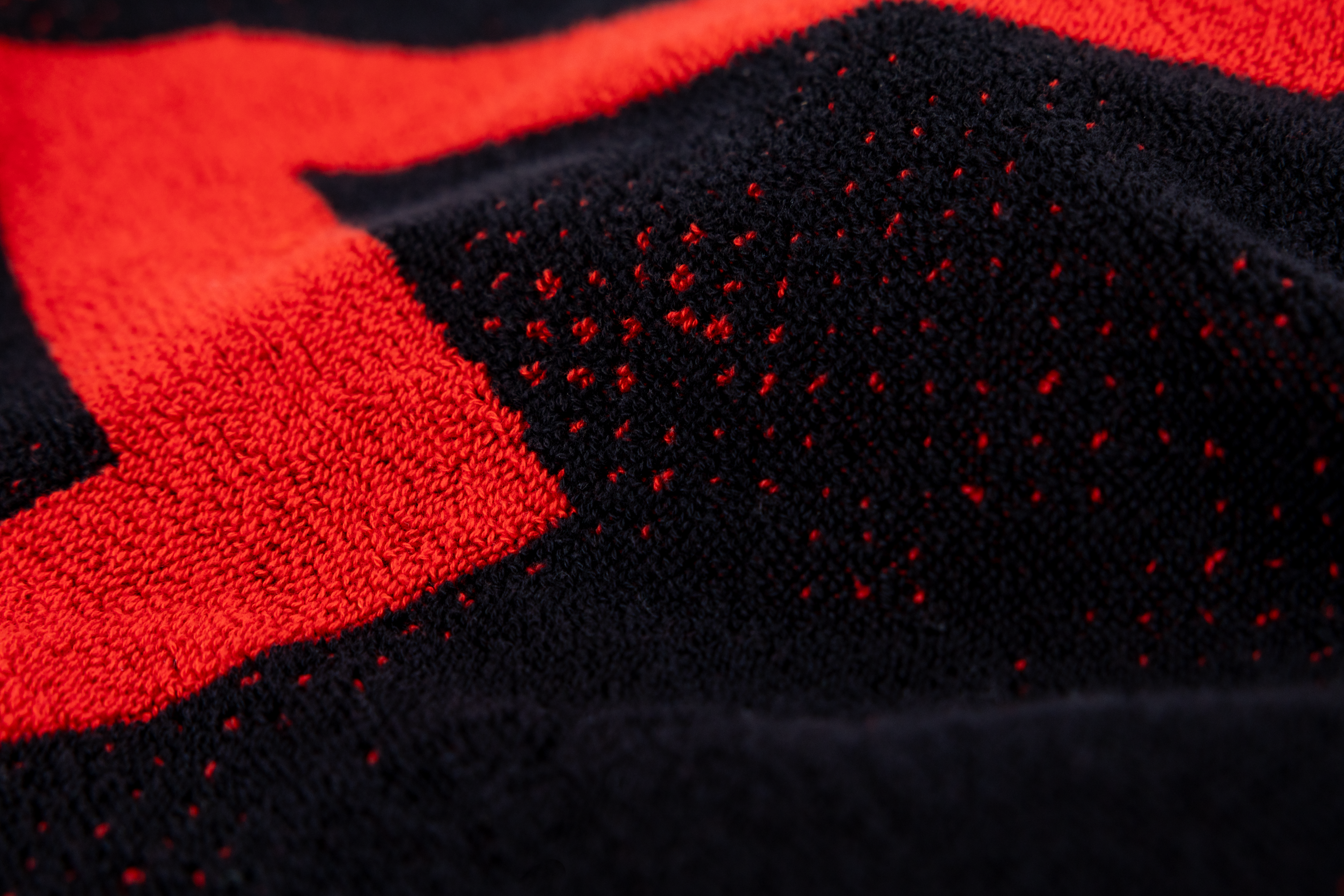 Andro Towel NUZN S black/red